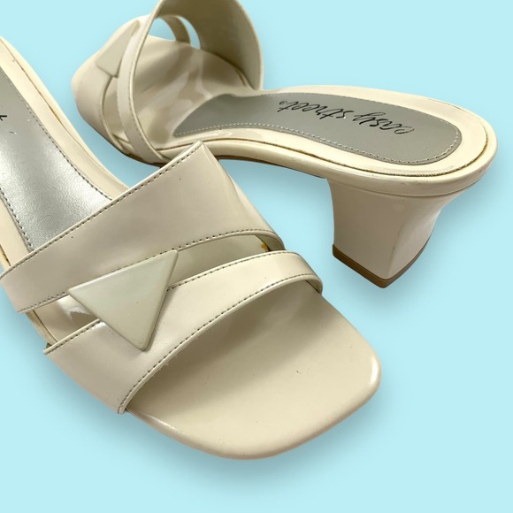 80's EASY STREET abstract cream heeled sandals - Picture 3 of 16